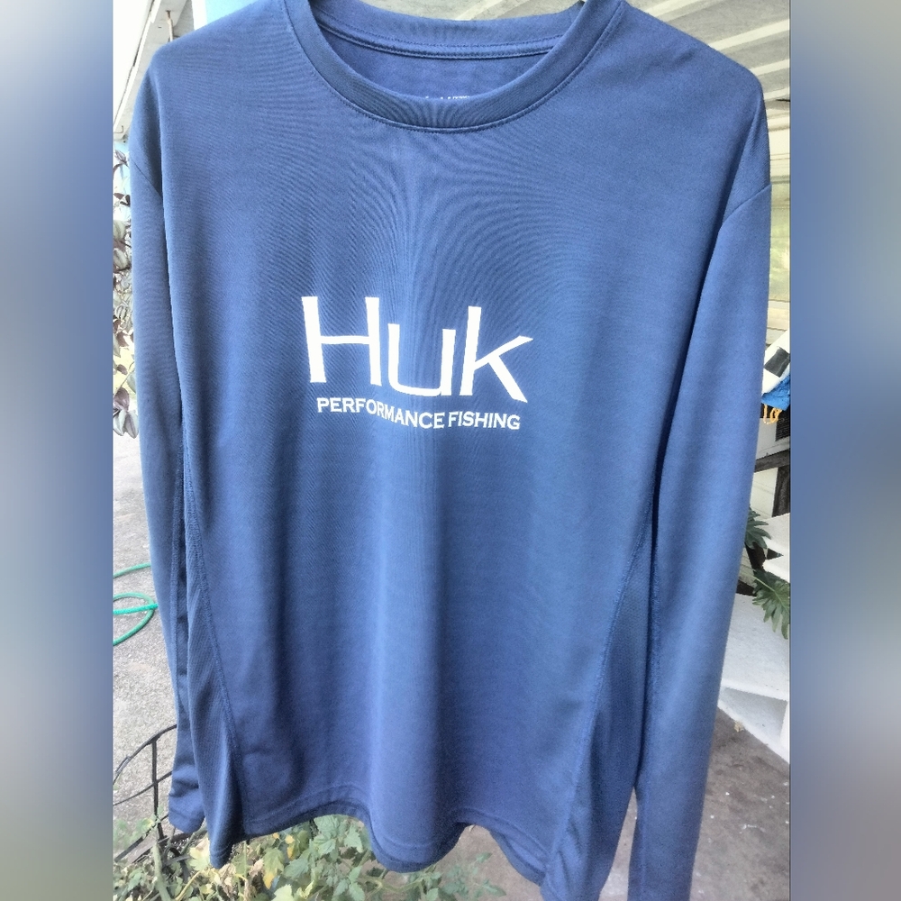 Huk long sleeve men's large